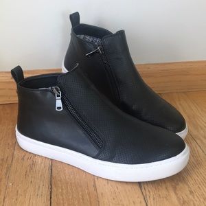 Steve Madden high top casual sneaker